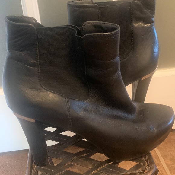 MTNY Black leather bootie - Picture 3 of 5